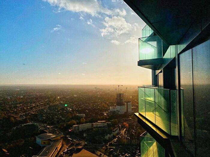 1 Bedroom Flat To Rent In Flat, Icon Tower, Portal Way, London, W3