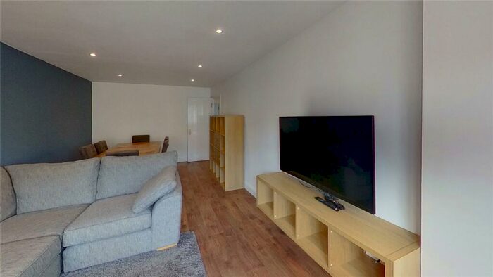 2 Bedroom Flat To Rent In Sinclair Close, Edinburgh, EH11