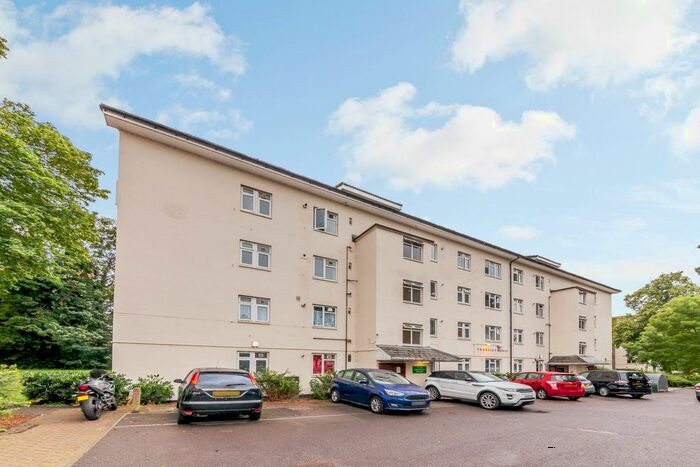 3 Bedroom Flat To Rent In Thursley House, Kingsnympton Park, Kingston Upon Thames, KT2