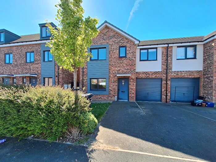 4 Bedroom Semi Detached House To Rent In Elm Gardens, DL2