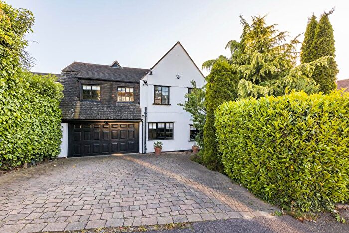 5 Bedroom Detached House For Sale In Carroll Hill, Loughton, IG10