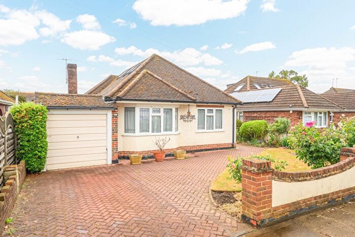 3 Bedroom Bungalow For Sale In Franklyn Road, Walton-On-Thames, KT12