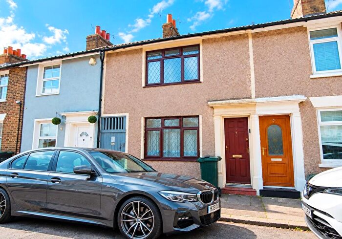 3 Bedroom Terraced House For Sale In Great Queen Street, Dartford, Kent, DA1
