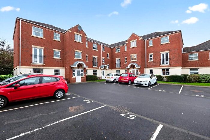 2 Bedroom Flat For Sale In St Pauls Mews, York, YO24