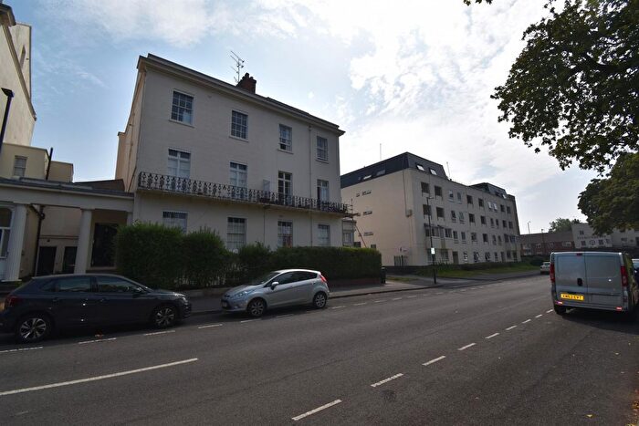 2 Bedroom Flat To Rent In Warwick Terrace, Leamington Spa, CV32