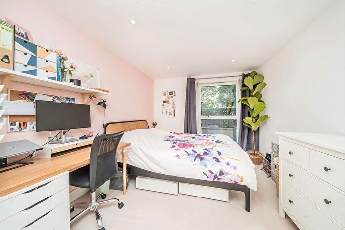 1 Bedroom Flat To Rent In Skerne Road, Kingston, KT2