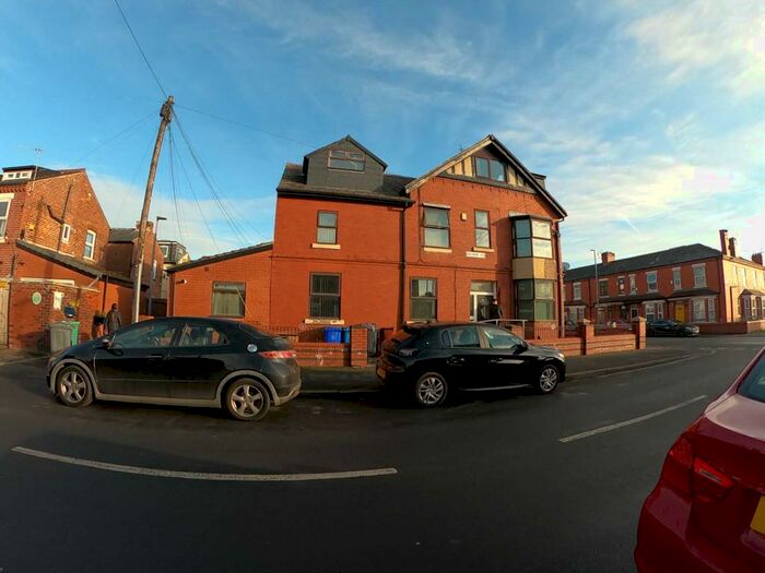 6 Bedroom Terraced House To Rent In Acomb Street, Manchester, M14