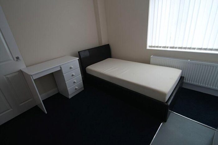 Flat To Rent In Radford Road, Nottingham, NG7