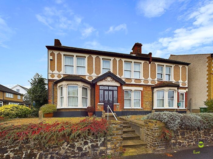 4 Bedroom Semi-Detached House To Rent In Upton Road, Bexleyheath, Kent, DA6