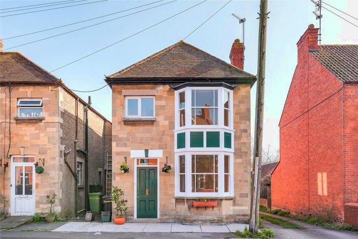 3 Bedroom Detached House To Rent In Benedict Street, Glastonbury, BA6