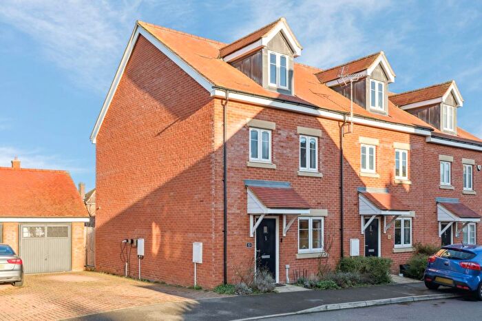 4 Bedroom End Of Terrace House For Sale In Tun Furlong, Pitstone, LU7