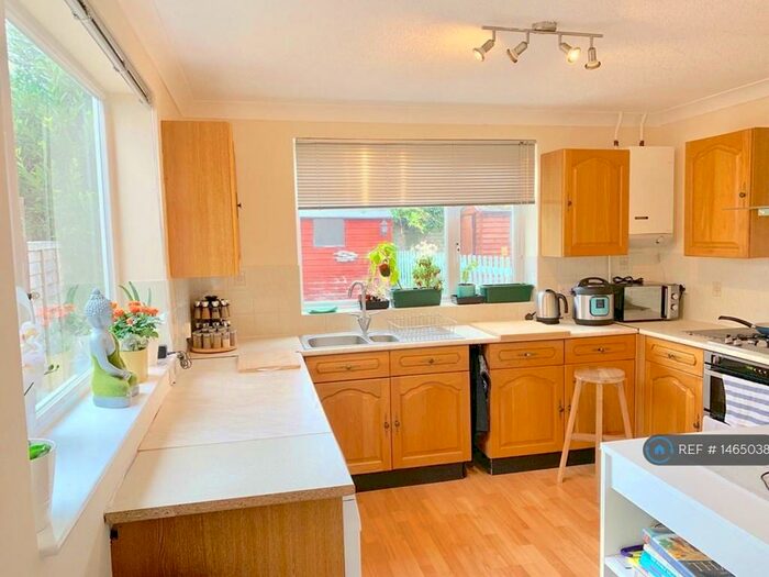 2 Bedroom End Of Terrace House To Rent In Eden Road, Beckenham, BR3