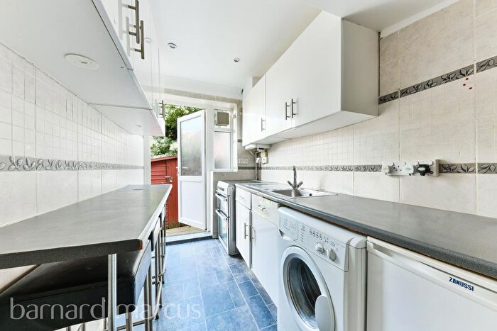 3 Bedroom Property To Rent In Green Lane, Morden, SM4