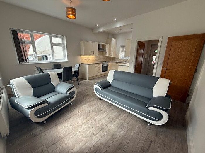 1 Bedroom Flat To Rent In Milton House, Binningtons Gardens, Hull, North Humberside, HU10