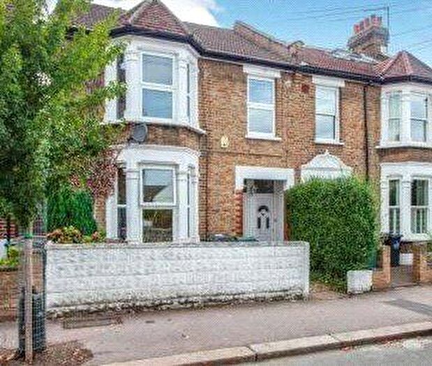 1 Bedroom Maisonette To Rent In Hillcrest Road, Walthamstow, London, E17
