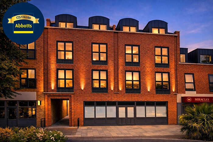 1 Bedroom Flat To Rent In High Street, Brentwood, CM14