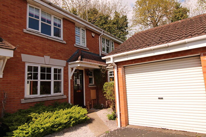 4 Bedroom Semi-Detached House To Rent In Regent Close, Pershore Road, B5