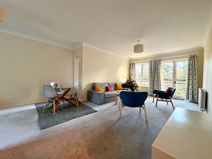 2 Bedroom Flat To Rent In Southacre Drive, Cambridge, CB2