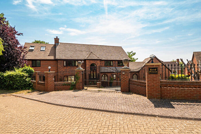 6 Bedroom Detached House For Sale In Reedhill, West Hunsbury, NN4