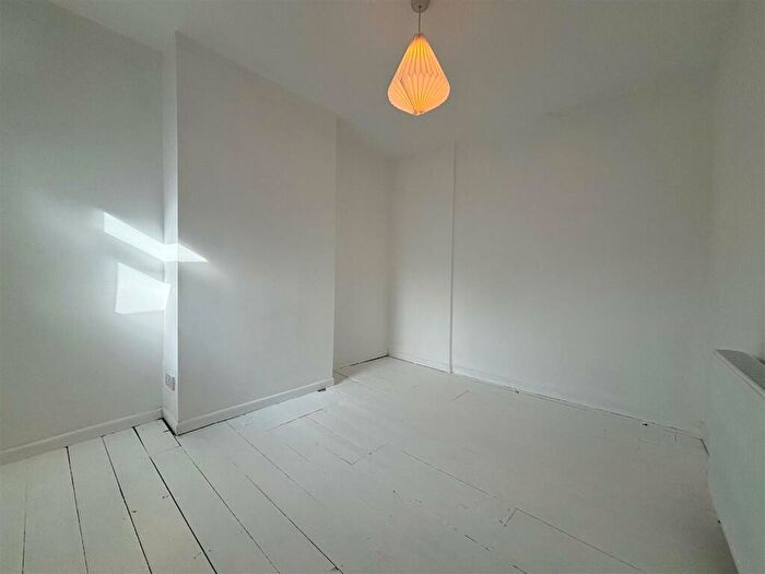 2 Bedroom End Of Terrace House To Rent In Tennyson Road, Yarmouth, PO41