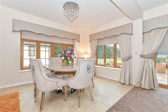 5 Bedroom Detached House For Sale In Maidstone Road, Staplehurst, Kent, TN12