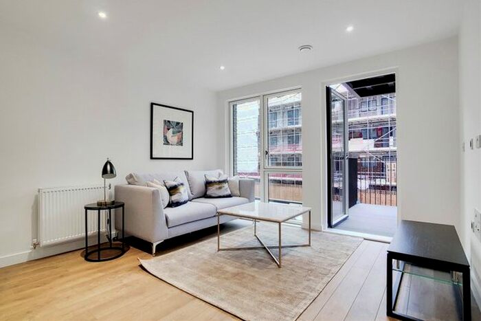 1 Bedroom Flat To Rent In Pavilions Court, Cooks Road, Stratford, E15