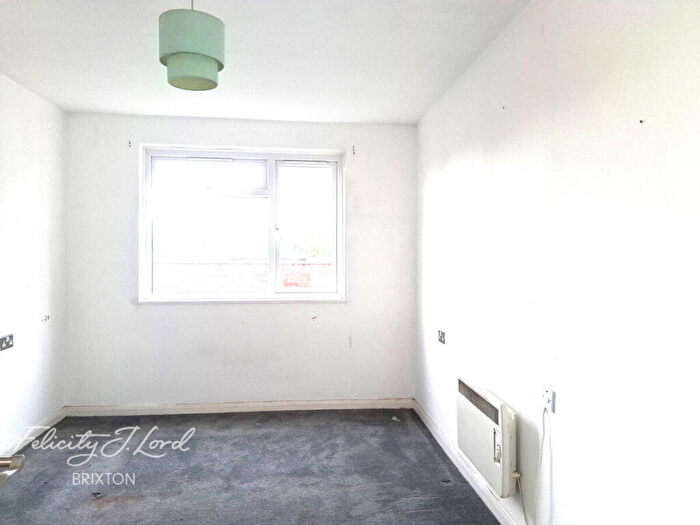 1 Bedroom Flat For Sale In Little Dimocks, London, SW12