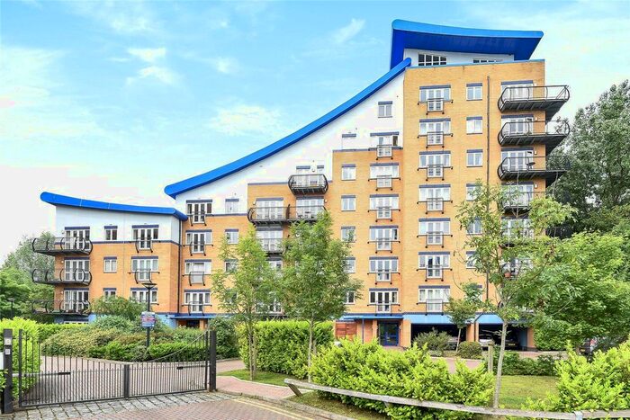 2 Bedroom Flat To Rent In Luscinia View, Napier Road, Reading, Berkshire, RG1