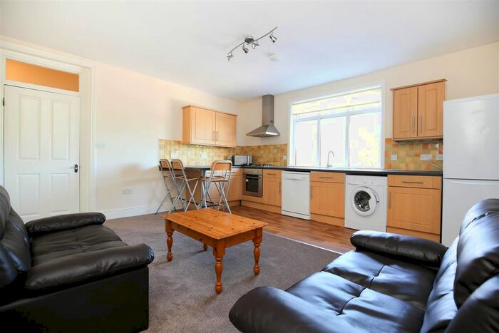 4 Bedroom Flat To Rent In Heaton Place, Heaton, Newcastle Upon Tyne NE6