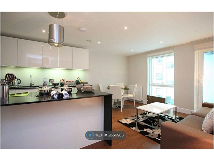 1 Bedroom Flat To Rent In Whitechapel High Street, London, E1