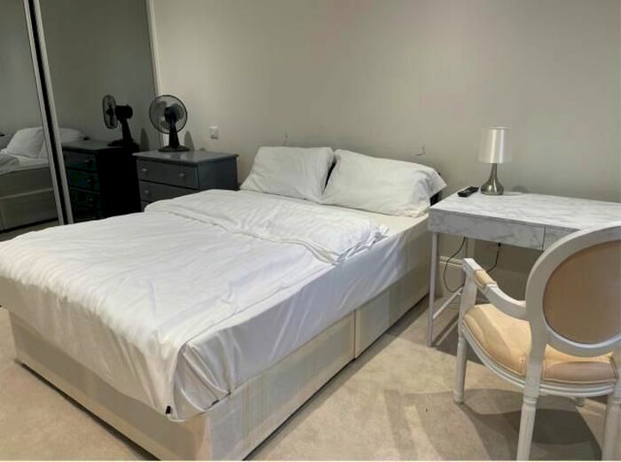 2 Bedroom Flat To Rent In Slough, Buckinghamshire SL2