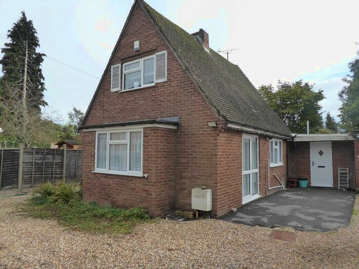 3 Bedroom Property To Rent In Copse Avenue, Caversham, RG4