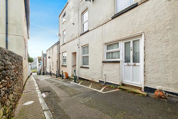 1 Bedroom Flat For Sale In Lawn Hill, Dawlish, Devon, EX7