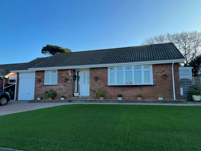 2 Bedroom Detached Bungalow To Rent In Pursley Close, Sandown, PO36