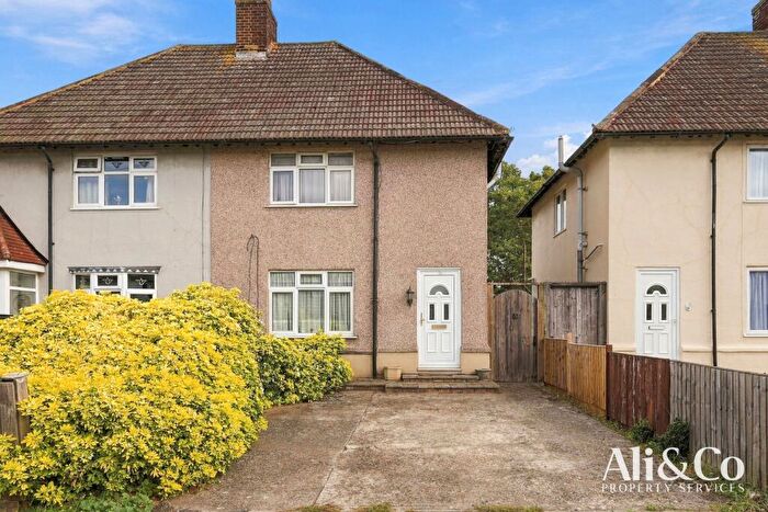 3 Bedroom Terraced House For Sale In Heathview Road, Grays, RM16