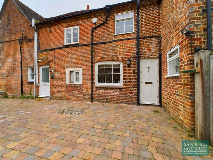 2 Bedroom Flat To Rent In Anchor Yard, Kingsclere, Newbury, Hampshire, RG20