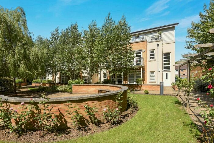 1 Bedroom Flat To Rent In The Quadrant, Rickmansworth, WD3