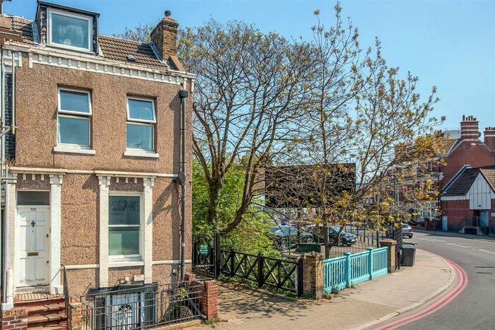 1 Bedroom Flat To Rent In Lee High Road, London, SE12