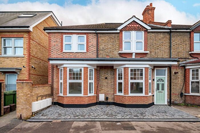 2 Bedroom Flat For Sale In Burlington Road, New Malden, KT3