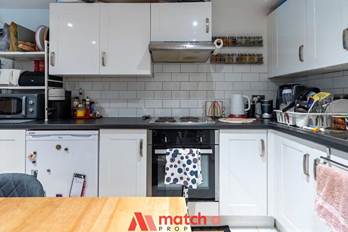 2 Bedroom Flat To Rent In Singapore Road, London, W13