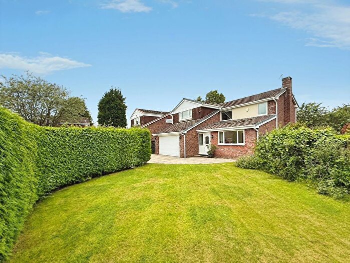 4 Bedroom Detached House For Sale In Midhurst Close, Cheadle Hulme, SK8