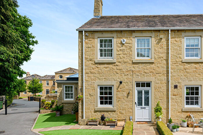 2 Bedroom End Of Terrace House For Sale In The Avenue, Harewood, Leeds, LS17