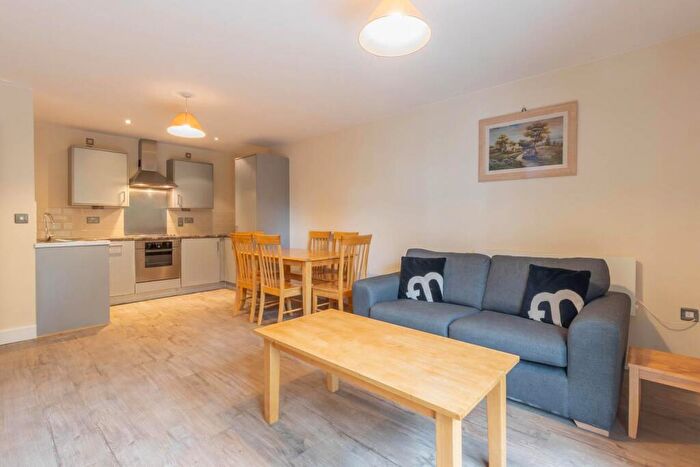 2 Bedroom Apartment To Rent In Temple House, Temple Street, B2