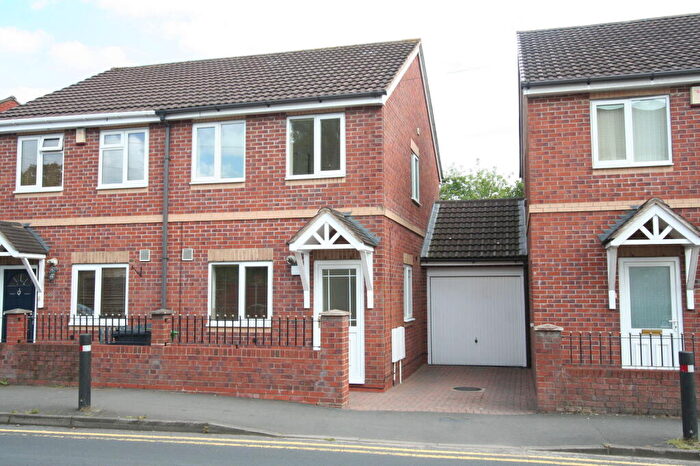 2 Bedroom Semi-Detached House To Rent In Wordsley, Kinver Street, DY8