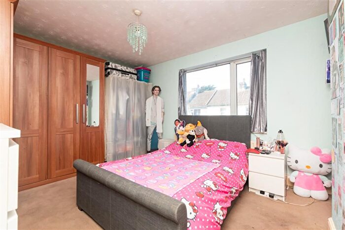 3 Bedroom Terraced House For Sale In Beresford Road, Gillingham, Kent, ME7