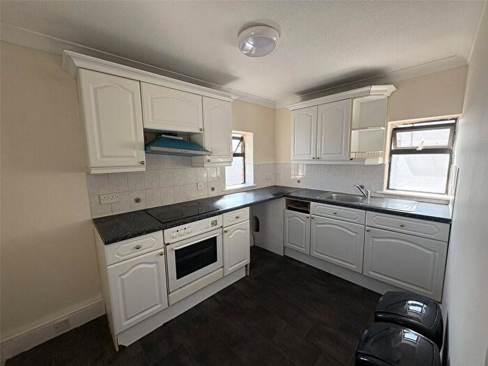 2 Bedroom Flat To Rent In Lowmans House, Portswood Road, SO17