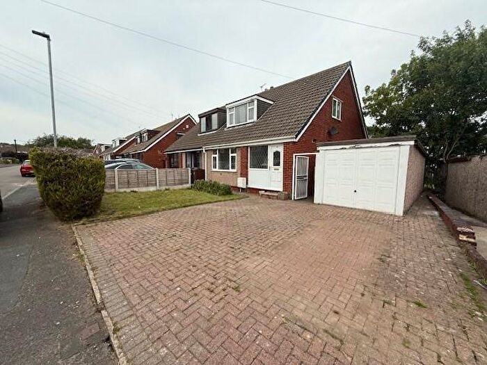 3 Bedroom Semi-Detached Bungalow To Rent In Higher Downs, Bradford, BD8