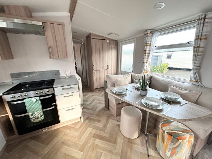 2 Bedroom Bungalow For Sale In Swift Loire, Waterside Holiday Park, Paignton, TQ4