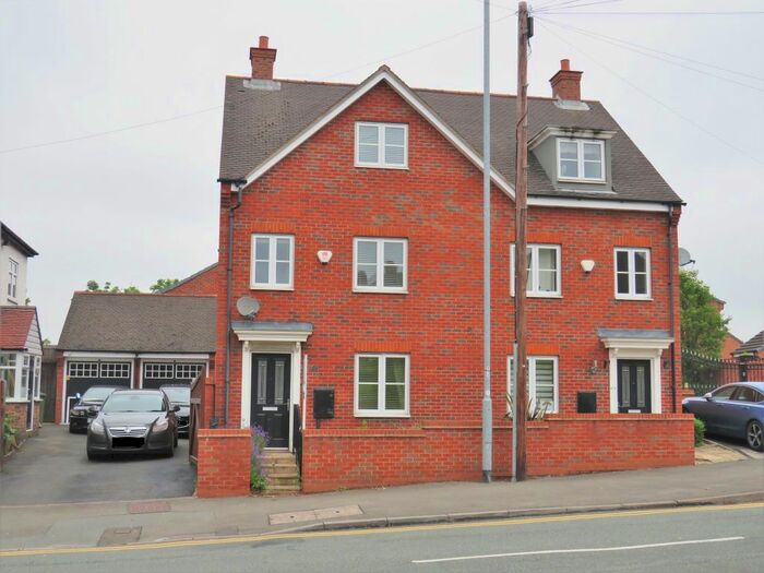 3 Bedroom Property To Rent In Amington Road, Tamworth, Tamworth B77