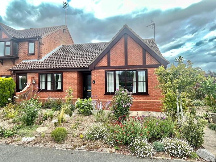 2 Bedroom Semi-Detached Bungalow For Sale In Poachers Gate, Pinchbeck, PE11